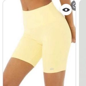 Alo yoga biker shorts